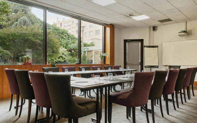 Chromatics Hotel & Restaurant The Hill Club by happyculture