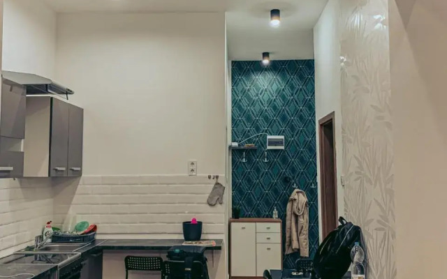 Heroes Square Apartment