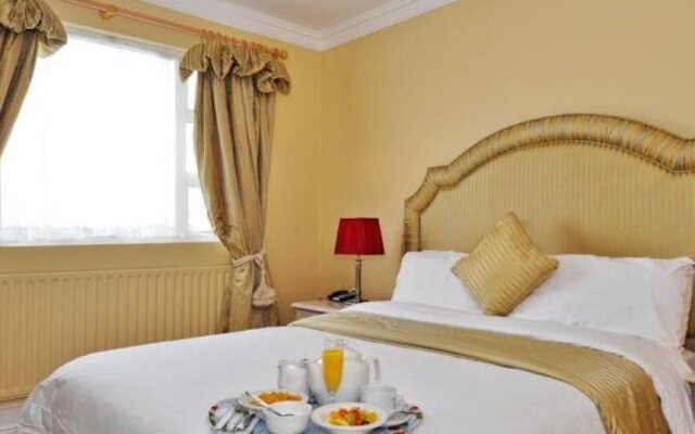 Longford Arms Hotel