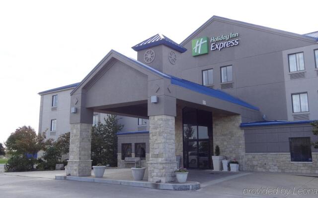 Holiday Inn Express Kansas City-Bonner Springs, an IHG Hotel