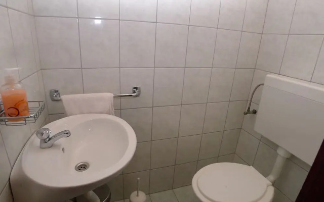 Apartment For Six Persons With Two Bedrooms Located 70M From Beach With Sea View