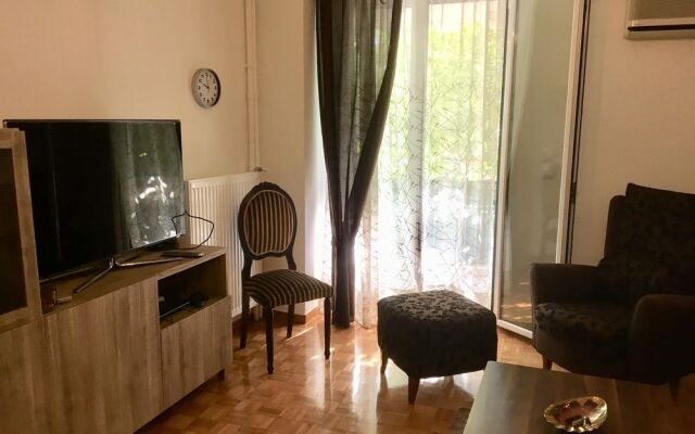 Panormou Central Apartment