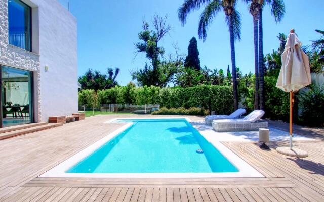 2244 - Modern Villa Puerto Banus