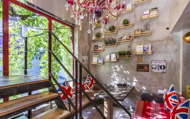 Maan Coco Travelling With Inn No.1