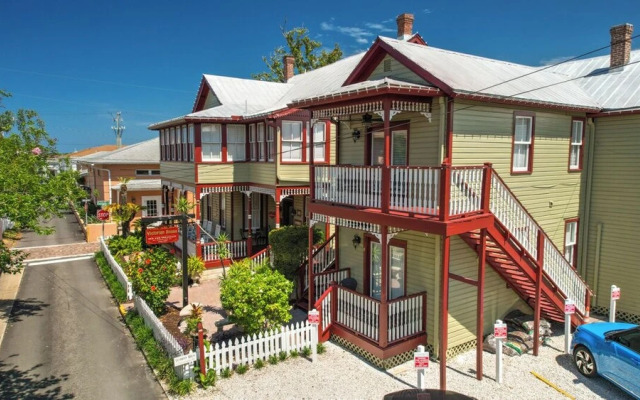 Victorian House Bed & Breakfast