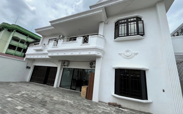 OYO 94579 Sm Raja Guest House