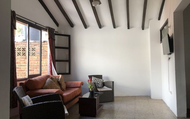 Green Door Boutique - Hostel