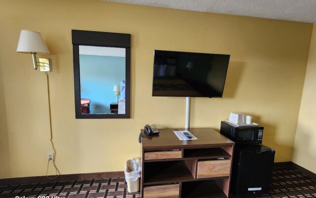 Super 8 Newcomerstown