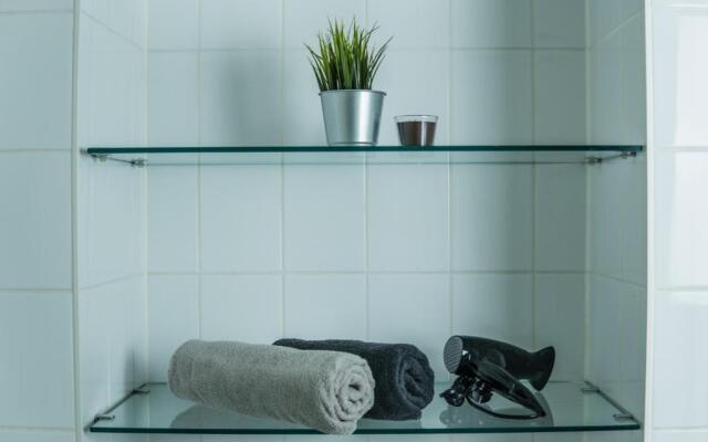 FULL HOUSE Studios - The Jungle Apartment - NETFLIX, WiFi inkl