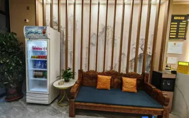Yiyuan Hotel (Lingqiu Station)