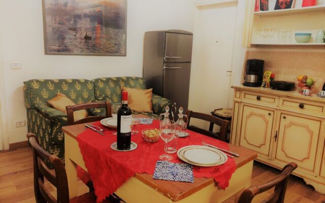 Golden Authentic Florentine Gem, Perfect Location