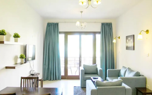 Marina Breeze 2-bedroom Retreat