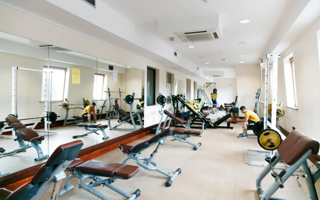 Hibernian Hotel & Leisure Centre