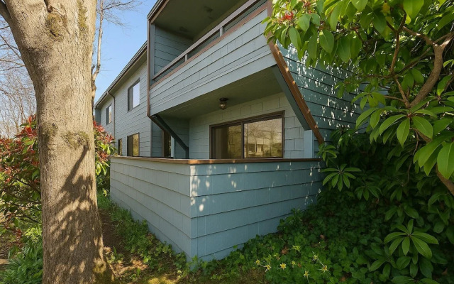 2B2B Mercer Island