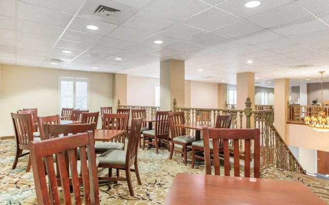 Comfort Inn & Suites Patriots Point