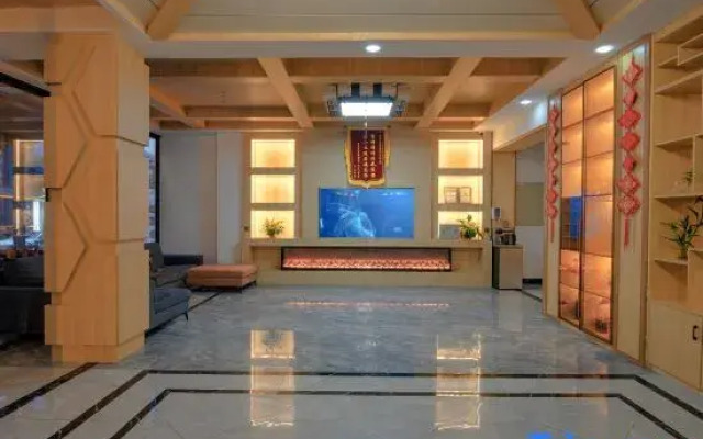 Small Seven Hole Backyard Boutique B&B