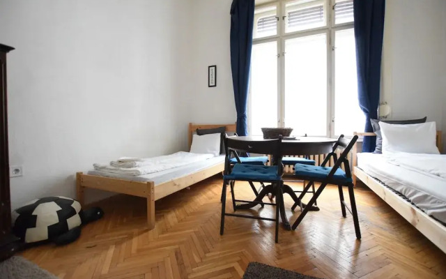 Budget Apartment by Hi5 - Városház 12.