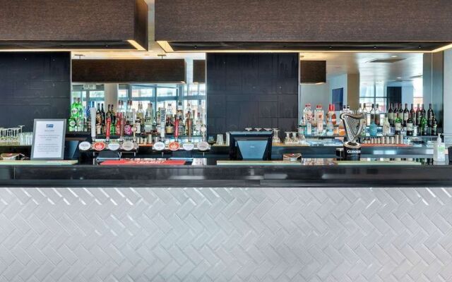 Holiday Inn Express Leigh - Sports Village