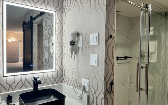 The Vic, Ascend Hotel Collection