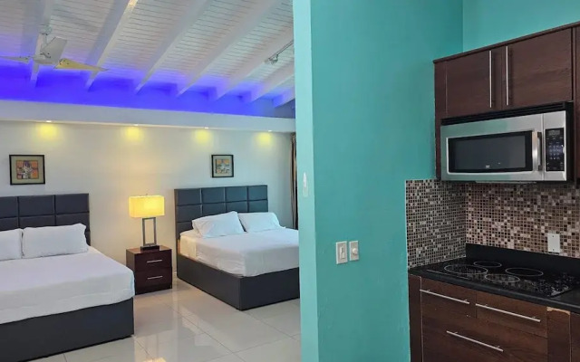 Quint's Travelers Inn