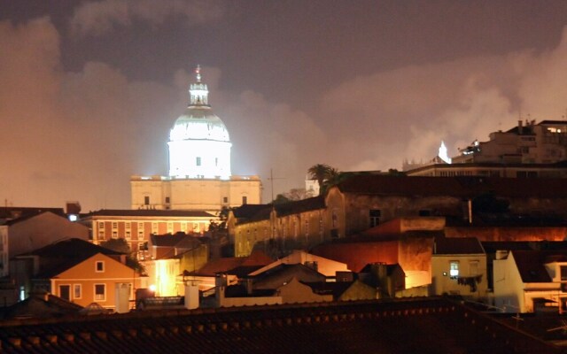 ALTIDO Attractive 1BR Apt w/terrace &river view, nearby Santa Apolonia train station