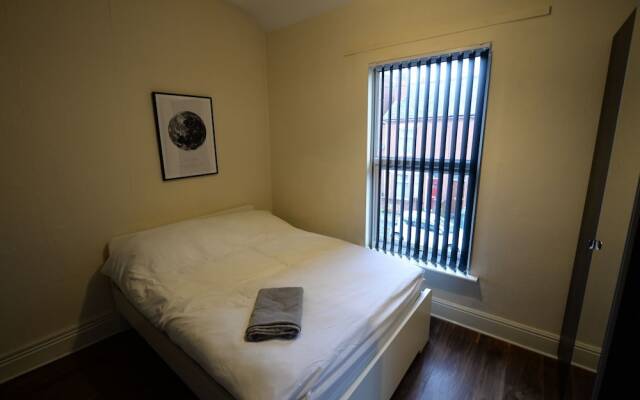 Spacious Apartment in Coventry near Belgrade Theatre