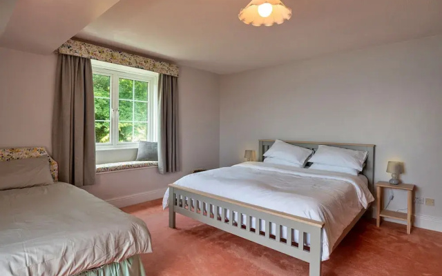 Group House With Sea-views, Veranda, No Deposit