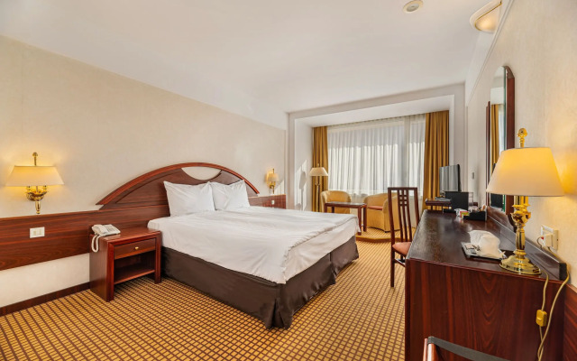 Aro Palace Hotel