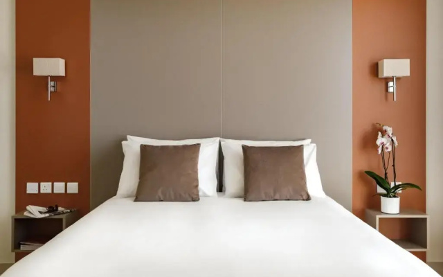 Mayflower Hotel