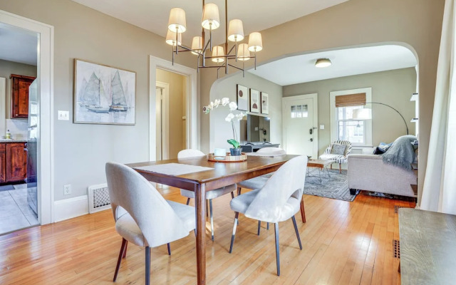 Walk to Beach + Lake Nokomis: Minneapolis Home!