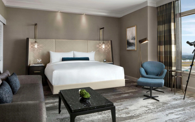 Fairmont Vancouver Airport In-Terminal Hotel