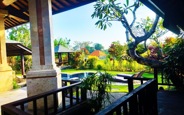 3BR Villa Queen With Stunning Rice Field