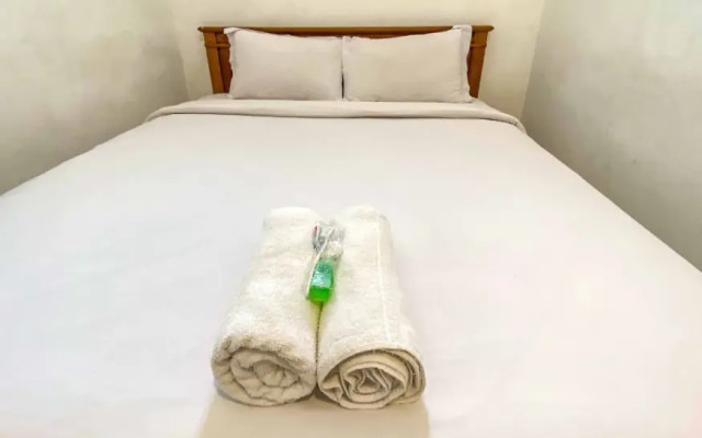 Karolin Guest House by Pesen Kamar