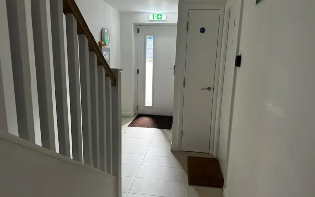 Hybrid Resi - Mitcham