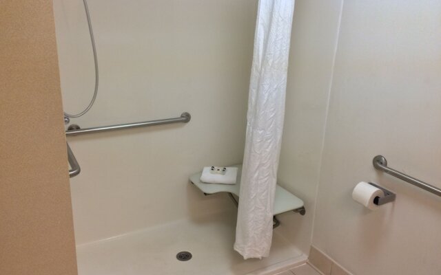 Country Inn & Suites by Radisson, Newark, DE