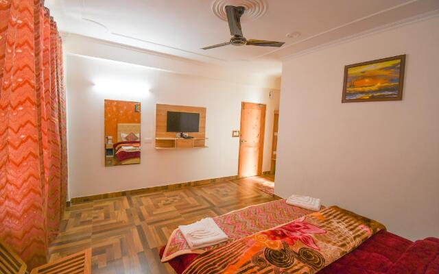 Hotel Kullu Manali Inn (Mountain View Hotel)