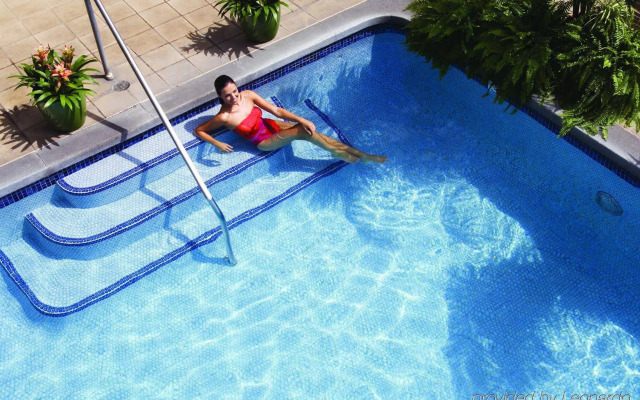 DoubleTree by Hilton Hotel Alana - Waikiki Beach