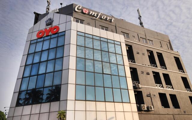 Super OYO 447 Comfort Hotel Meru