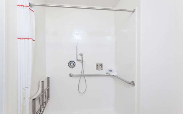 Hawthorn Suites by Wyndham Victorville