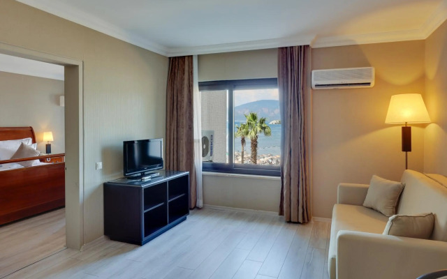 Faros Premium Beach Hotel