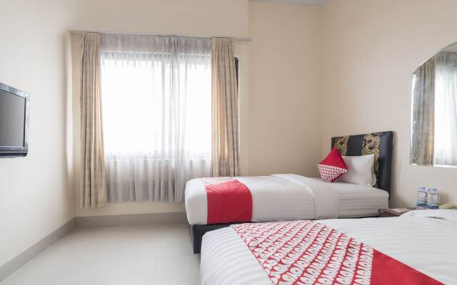 OYO 317 New Legend Hotel