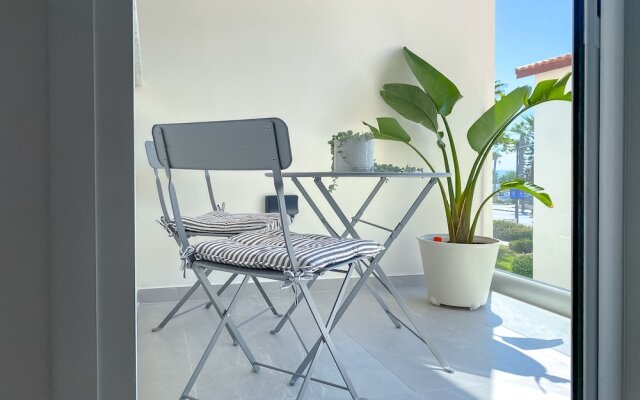 Phaedrus Living: Limnaria Luxury Flat Ivy 121