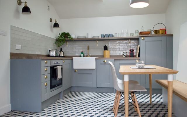 1 Bedroom Flat In Edinburgh