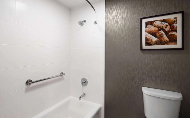 La Quinta Inn & Suites by Wyndham Yakima Downtown