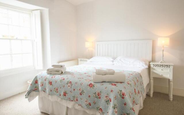 White Hart House, BURFORD
