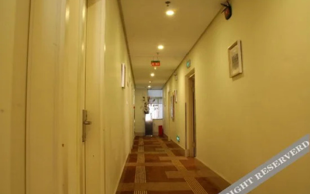 A Home Chain Hotel (Jinjiang Airport Huzhong)