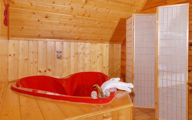 Miss Bee Haven 236 by RedAwning