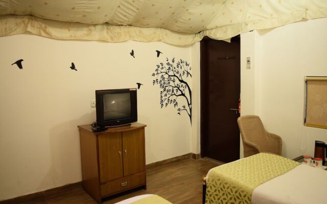 OYO 4353 Aravali Tent Resort