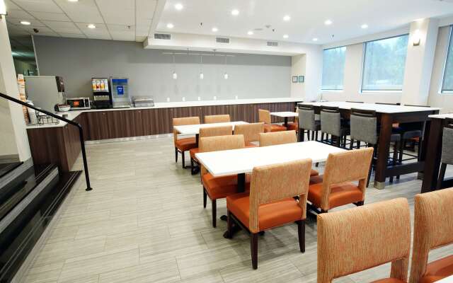 Best Western Paramus Hotel & Suites