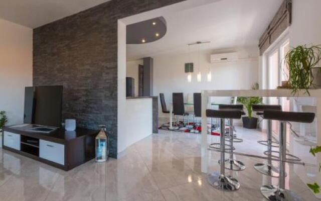 Apartments KETY